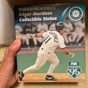 Edgar Martinez collectible statue